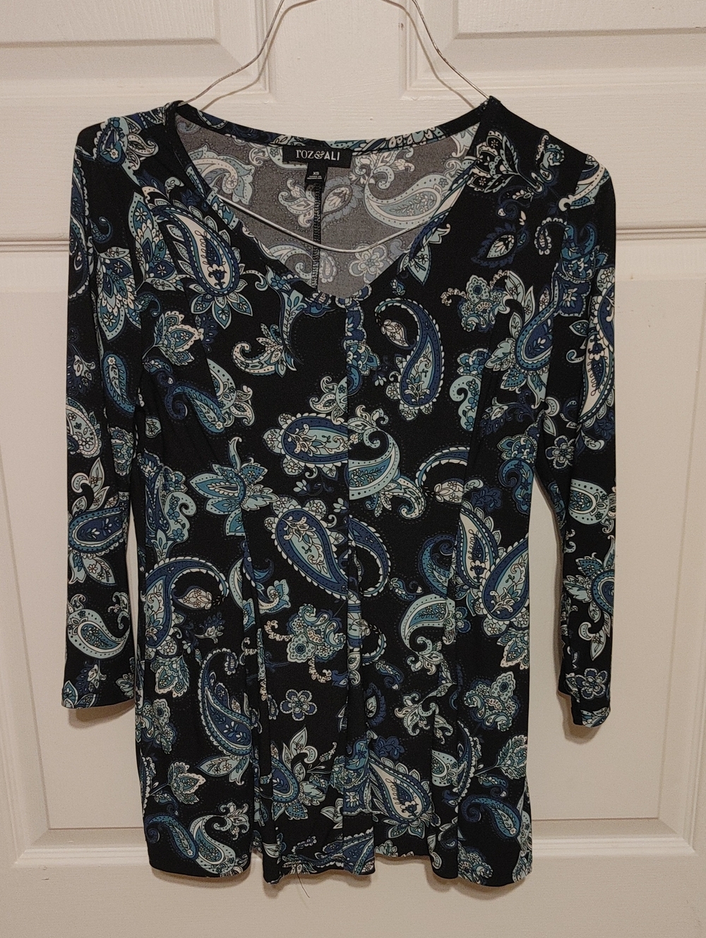 Roz & Ali Black and Blue Paisley V-Neck Long Sleeve Dress